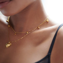 Load image into Gallery viewer, Untamed Deco Hearts Necklace, Gold
