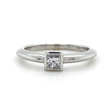 Load image into Gallery viewer, Platinum, 0.25ct F VS1 Princess Cut Diamond Ring
