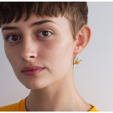 Load image into Gallery viewer, Flying Bee Pearl Hoop Earrings, Gold
